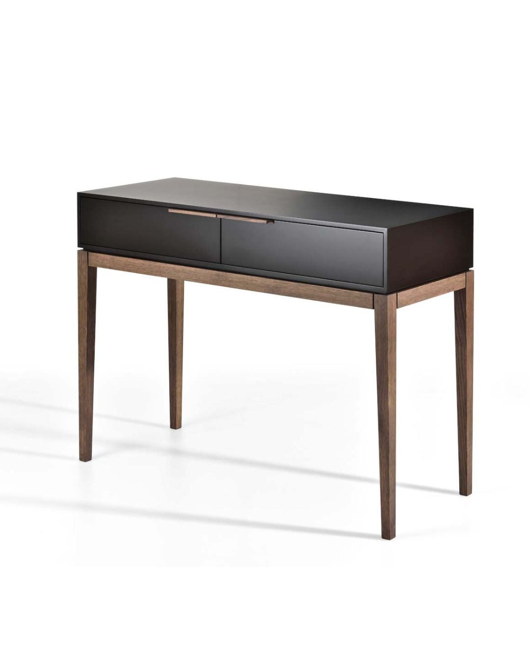 Klasikinio dizaino konsolė su medinėmis kojelėmis ir tamsia apdaila