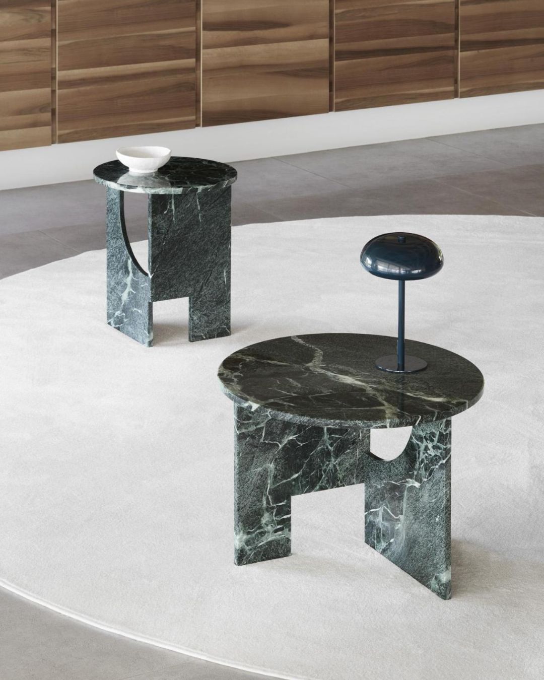 Apvalūs kavos staliukai iš žalio marmuro