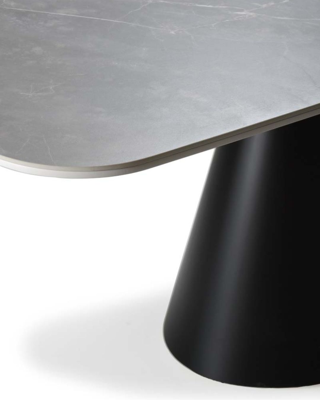 Keramikinio stalviršio nuotrauka iš arti