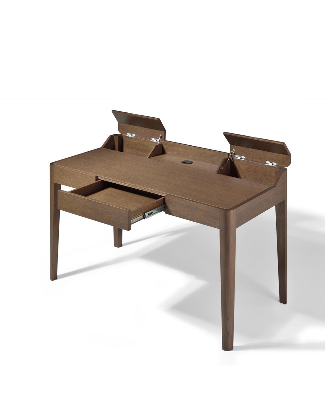 Darbo stalas mediniu rėmu ir atidarytais stalčiais