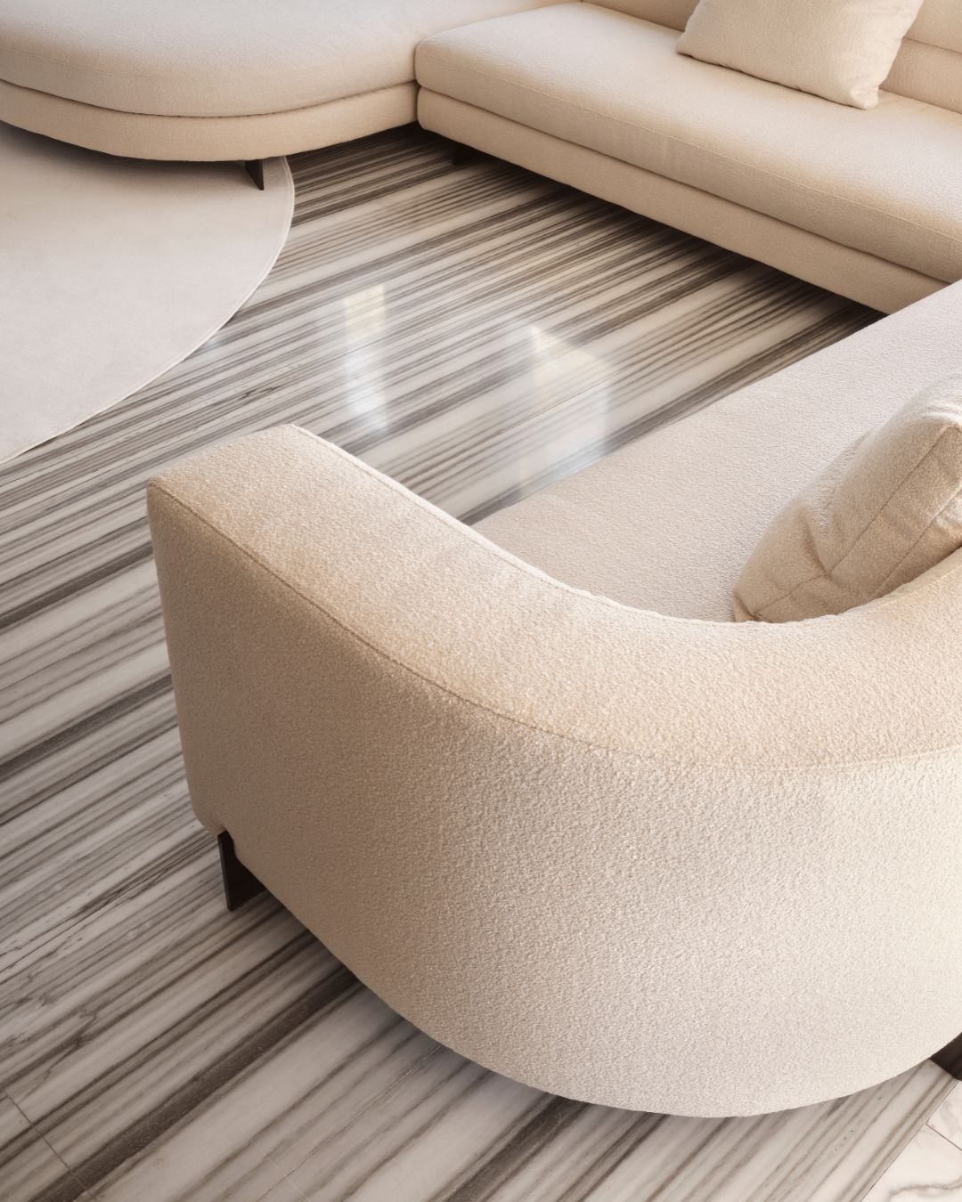 Balta kampinė sofa apvalintais kampais - nuotrauka interjere