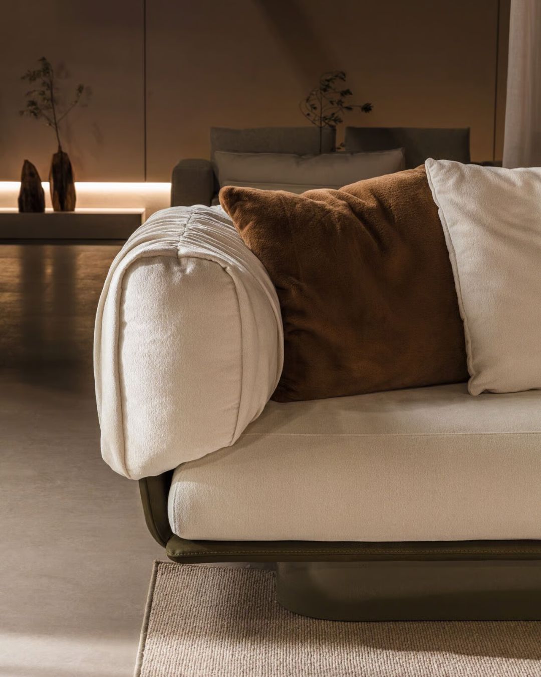 Moderni balta sofa Break -nuotrauka interjere