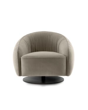 Nest fotelis iš Nicoline – apvalių, apgaubiančių formų, su žemu atlošu ir besisukančia baze