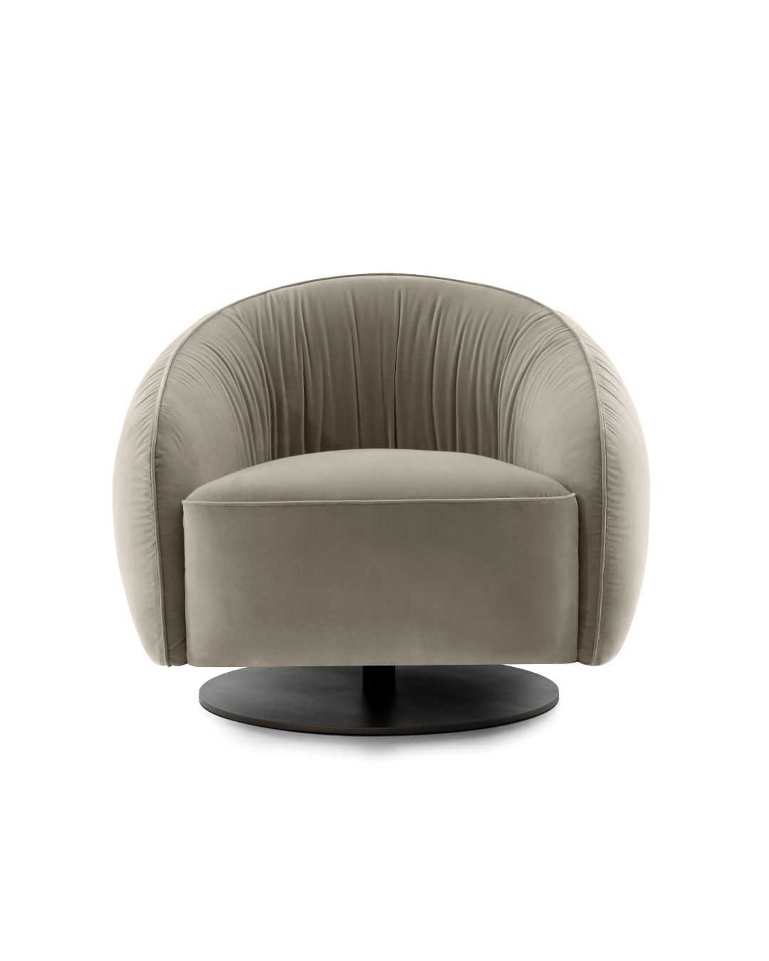 Nest fotelis iš Nicoline – apvalių, apgaubiančių formų, su žemu atlošu ir besisukančia baze