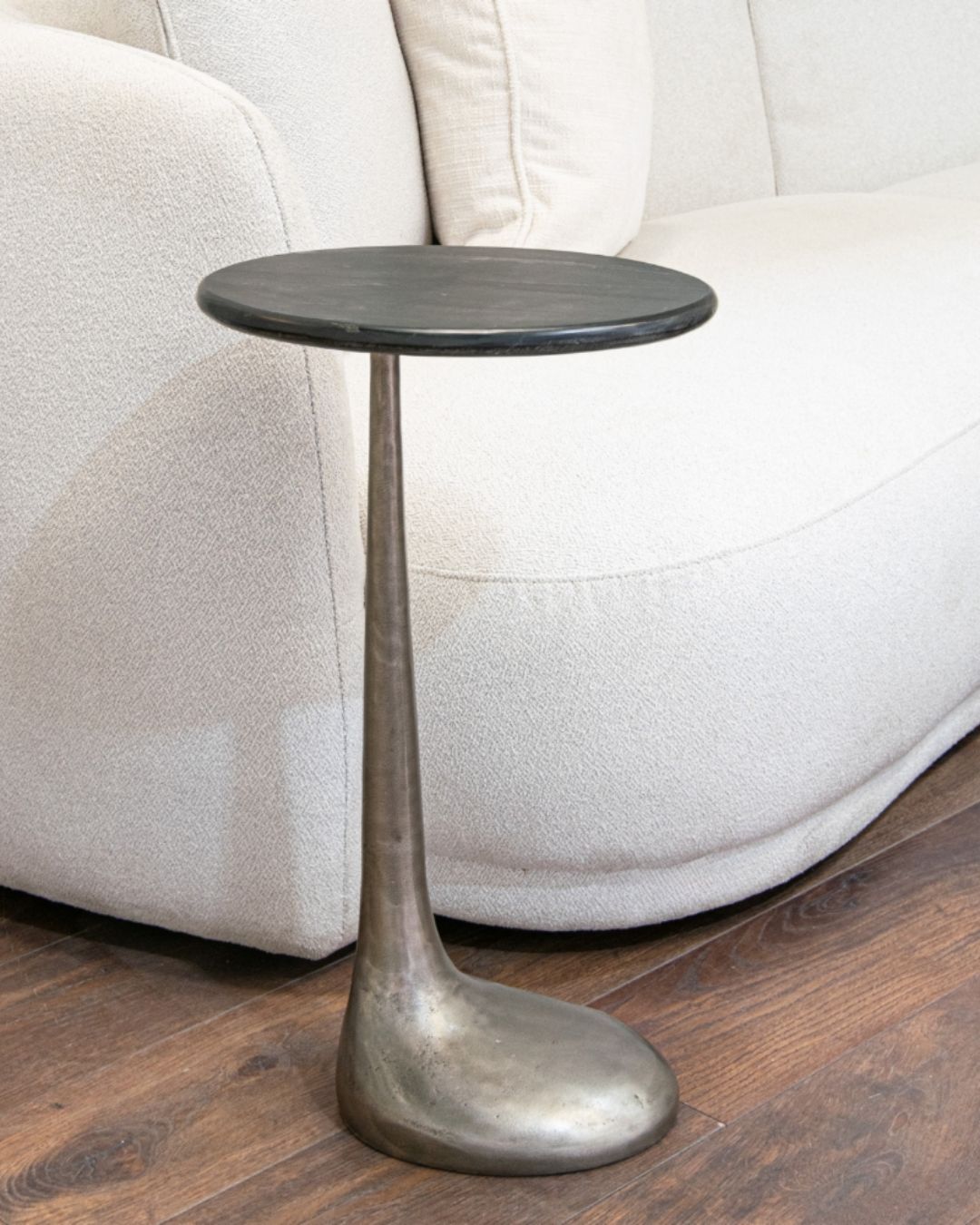 Šoninis pristumiamas kavos staliukas