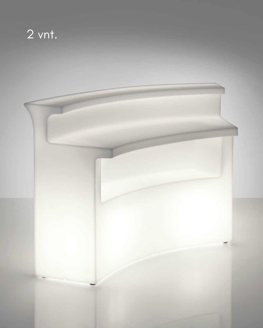 Baltos spalvos plastikinis lauko baras su pašvietimu iš vidaus