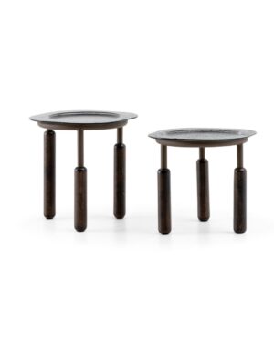 Ludo kavos staliukai su 3 kojelėmis ir apvaliu rifliuoto stiklo stalviršiu