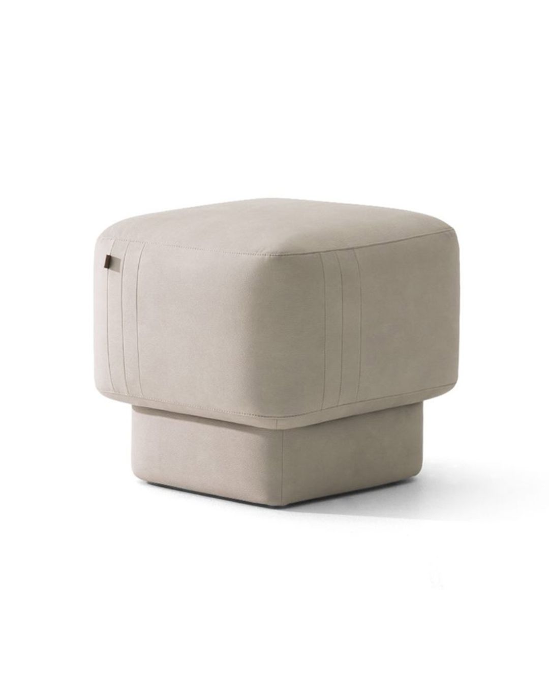 Kvadratinės formos nedidelis pufas, kuris primena grybo formą