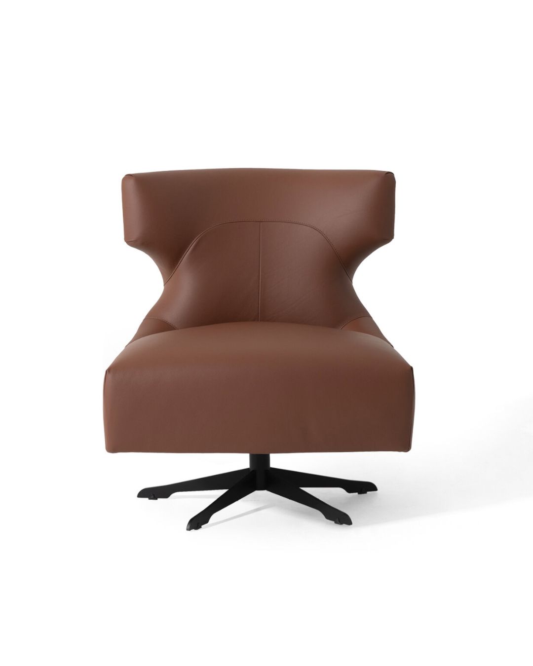 Minimalistinio dizaino rudas odinis fotelis su juodomis metalinėmis kojelėmis