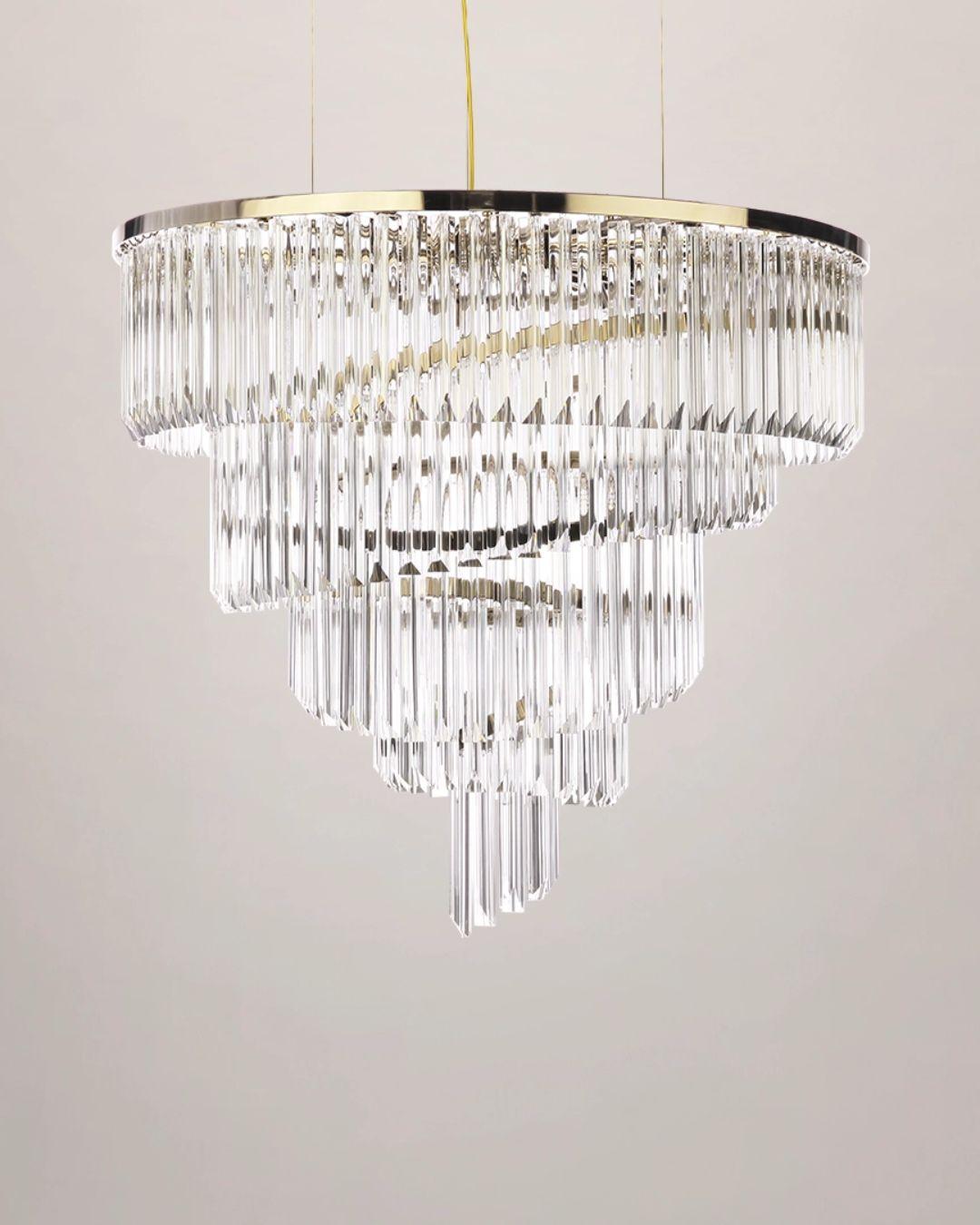 Prabangus pakabinamas sietynas su daug stiklo