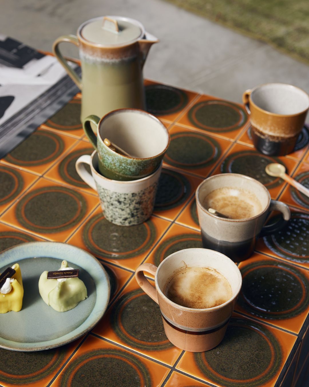 Keramikinių kavos puodelių komplektas