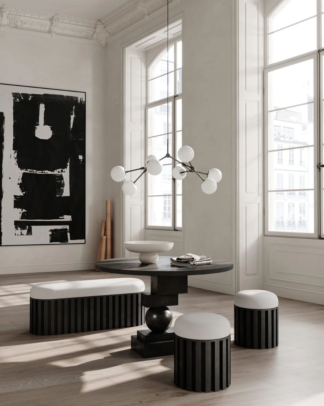 Pakabinamas šviestuvas su baltais opaliniais gaubtais