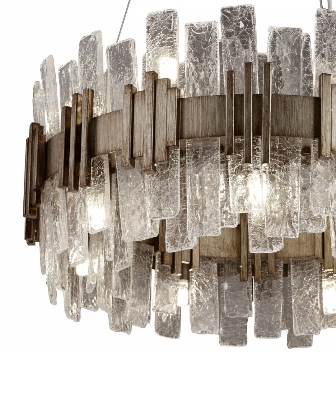 Pakabinamas šviestuvas su tekstūrinio skaidraus stiklo detalėmis ir sendintu žalvariu