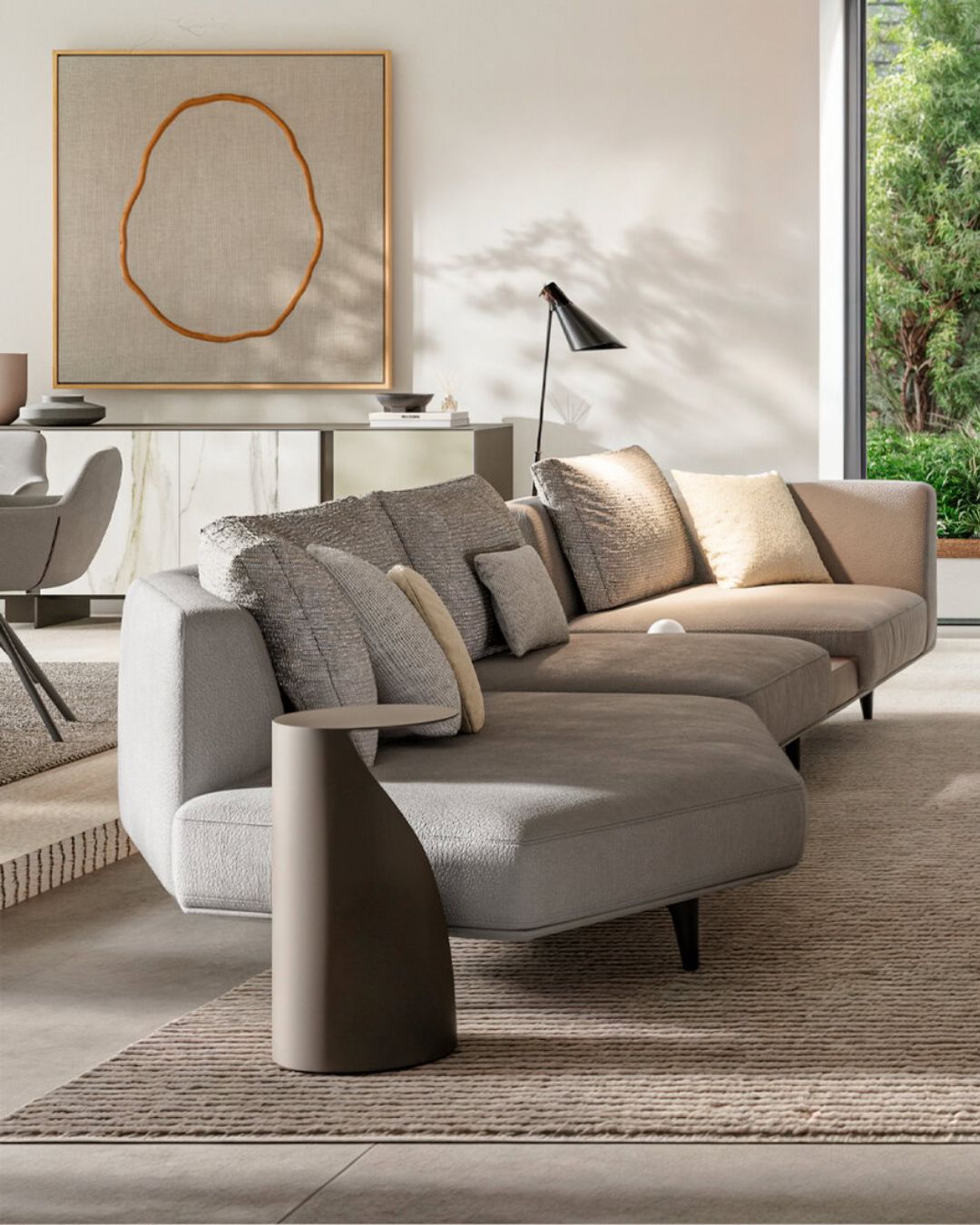 Modulinė pilka sofa Loft su aukštomis metalinėmis kojelėmis ir deimanto formos galu