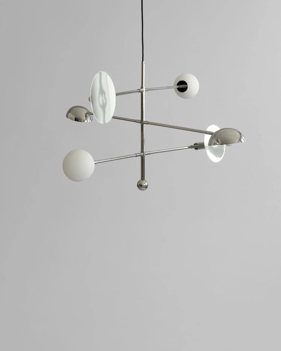 Art deco stiliaus pakabinamas šviestuvas