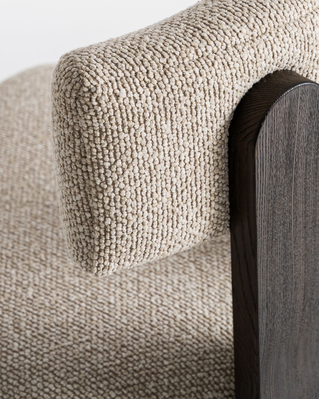 Japandi stiliaus valgomojo kėdė