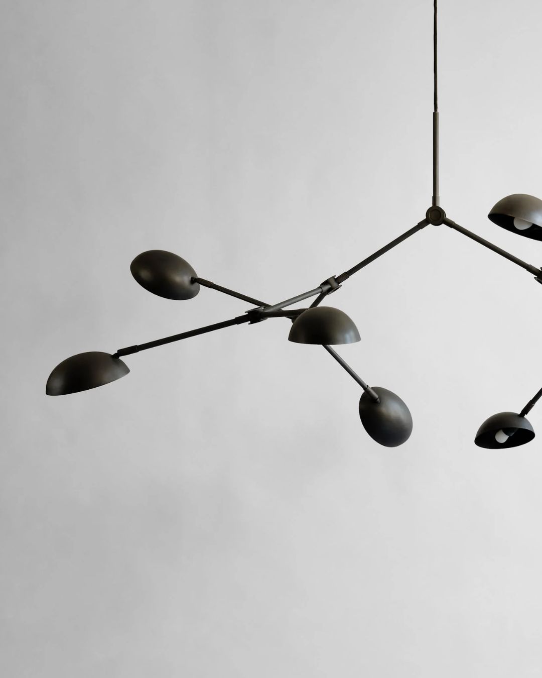 Bronzos spalvos pakabinamas šviestuvas Drop Chandelier