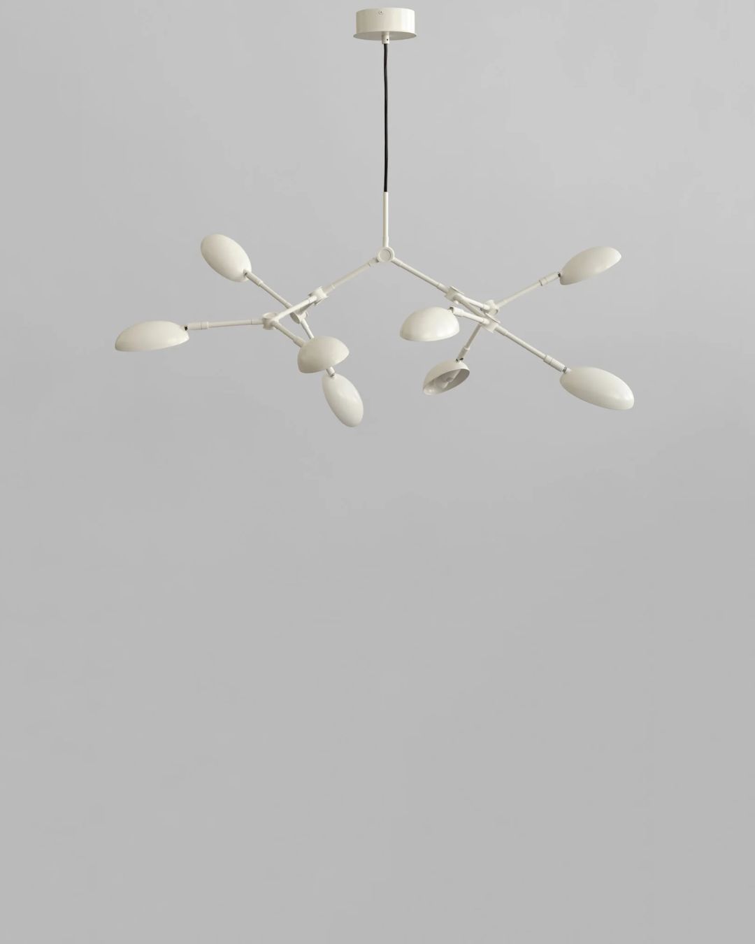 Baltos spalvos pakabinamas šviestuvas Drop Chandelier Mini