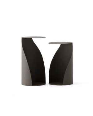 Šoniniai staliukai iš lenkto metalo Pino