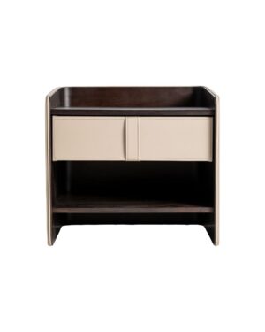 Naktinė spintelė, pagaminta iš ąžuolo faneruotės ir kreminės spalvos odos