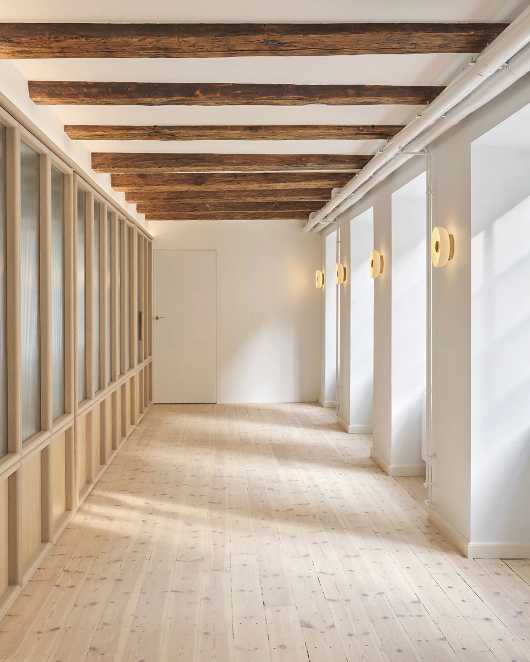 BLOSSI WALL - Image 2