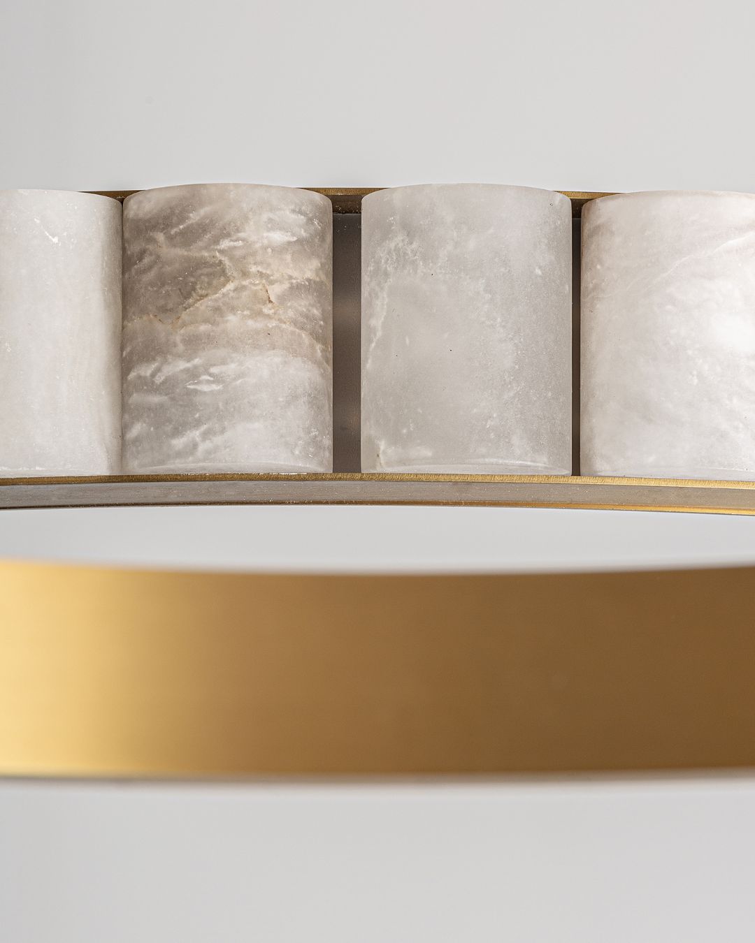 Prabangus pakabinamas šviestuvas Aurea