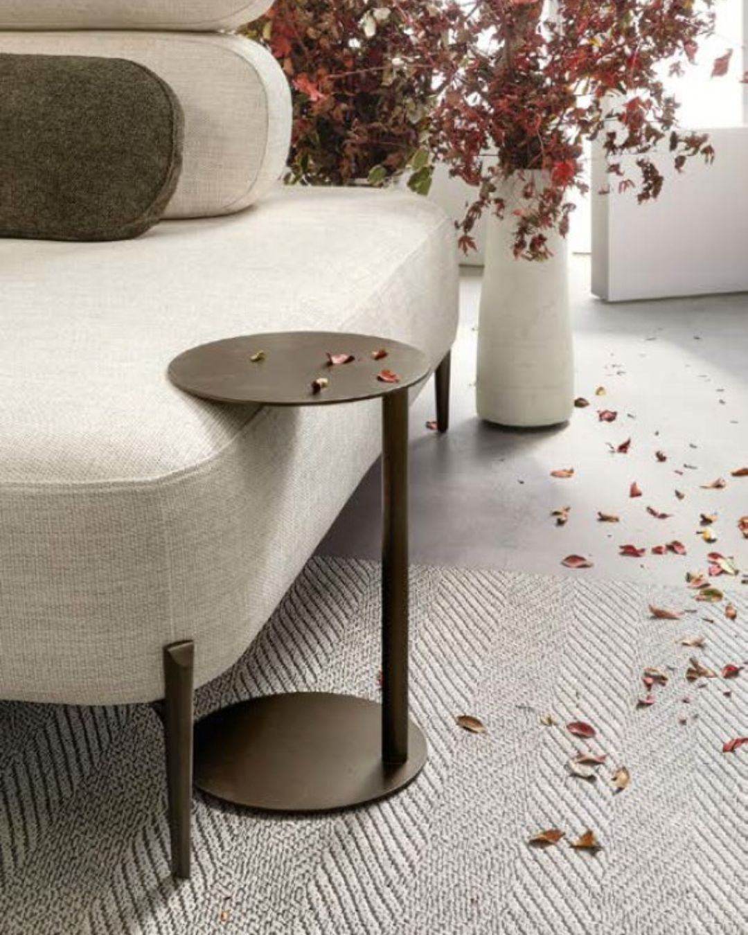 DISK SIDE TABLE - Image 2