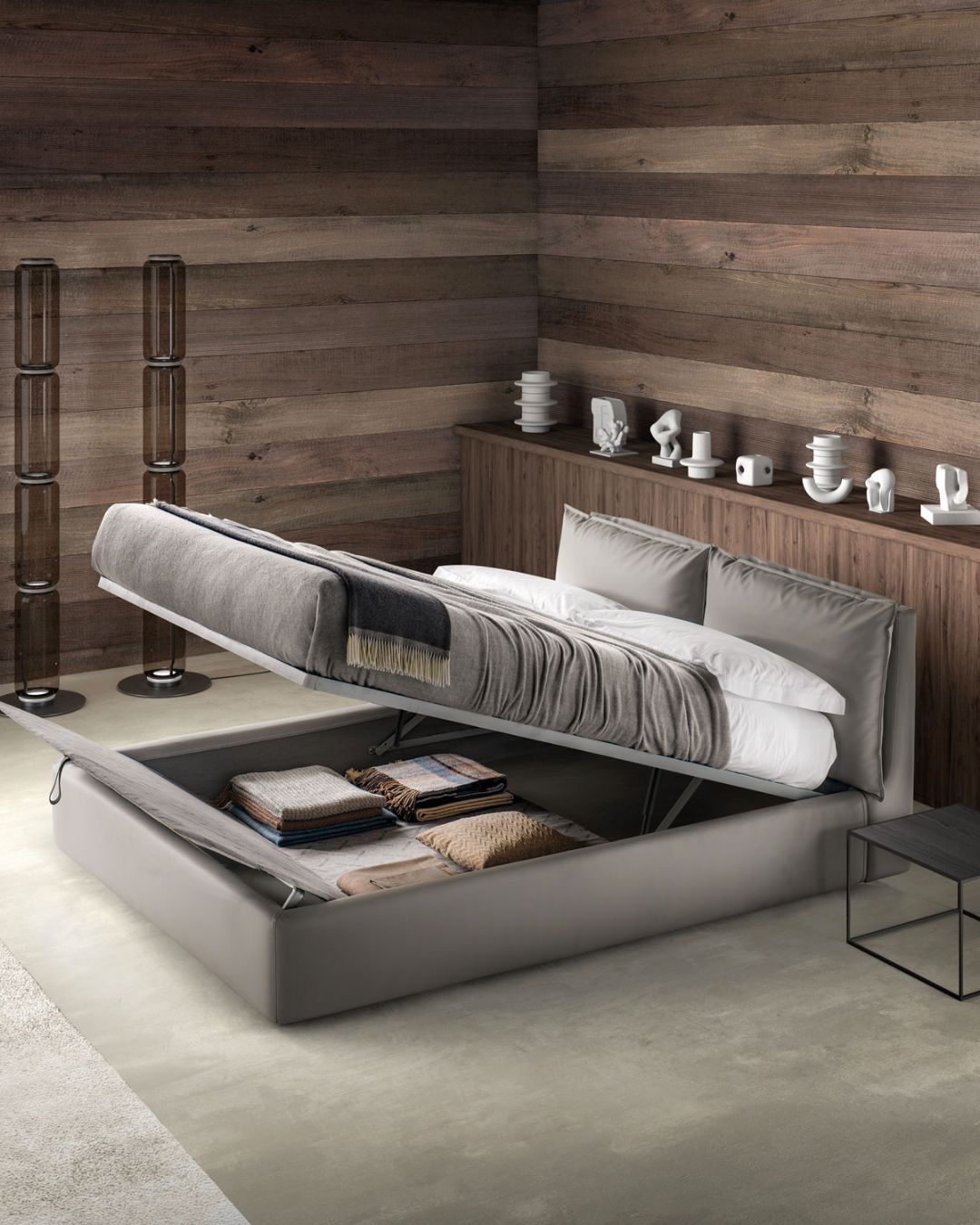 Moderni pilkos spalvos miegamojo lova iš Samoa Divani