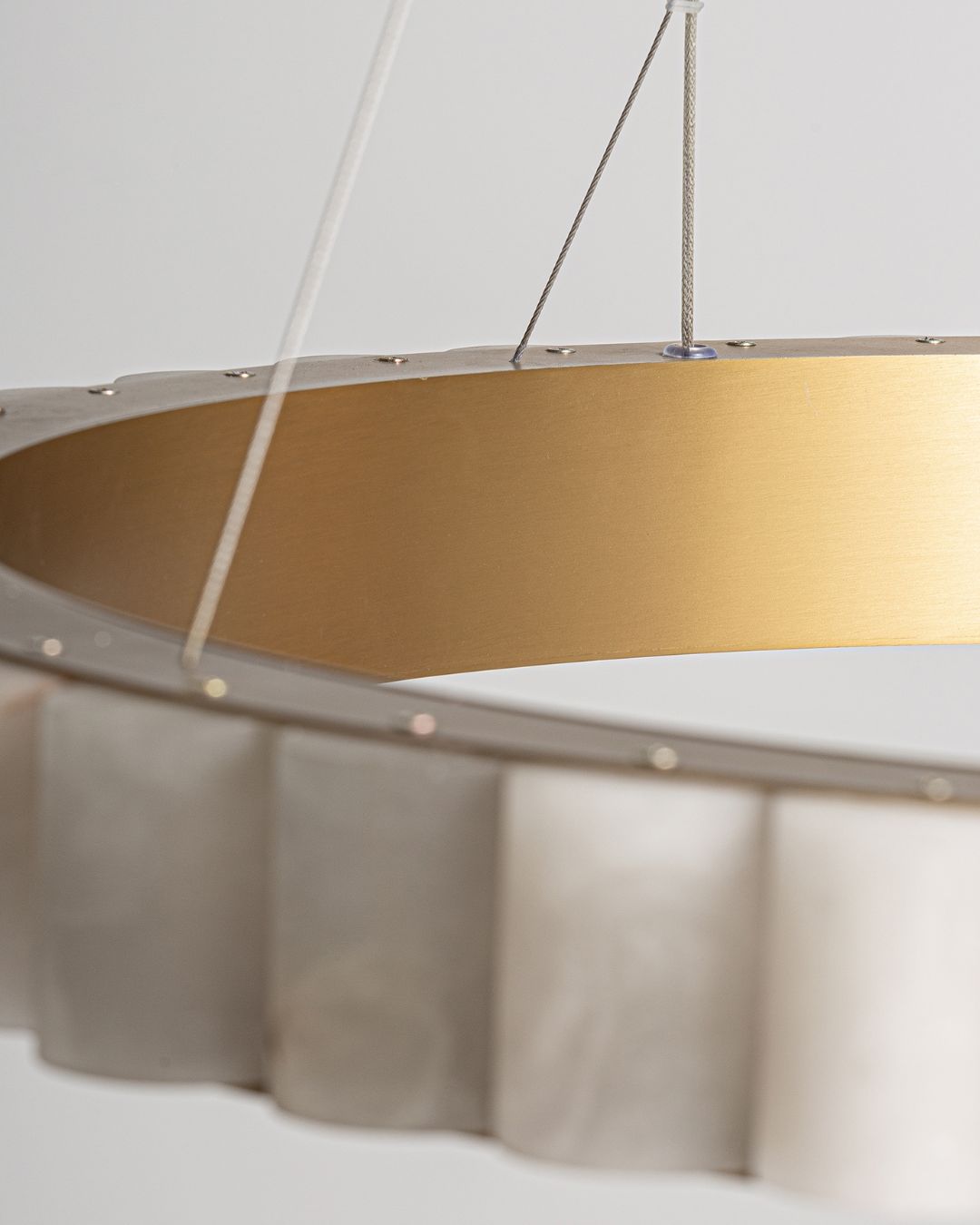 Prabangus pakabinamas šviestuvas Aurea