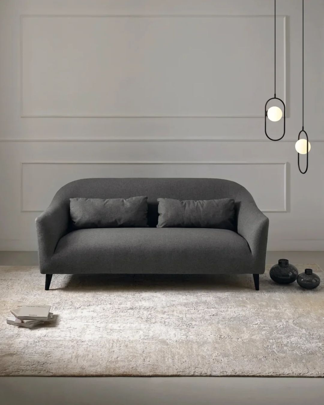 Rankų darbo prabangus kilimas smėlinės ir sidabrinės spalvos