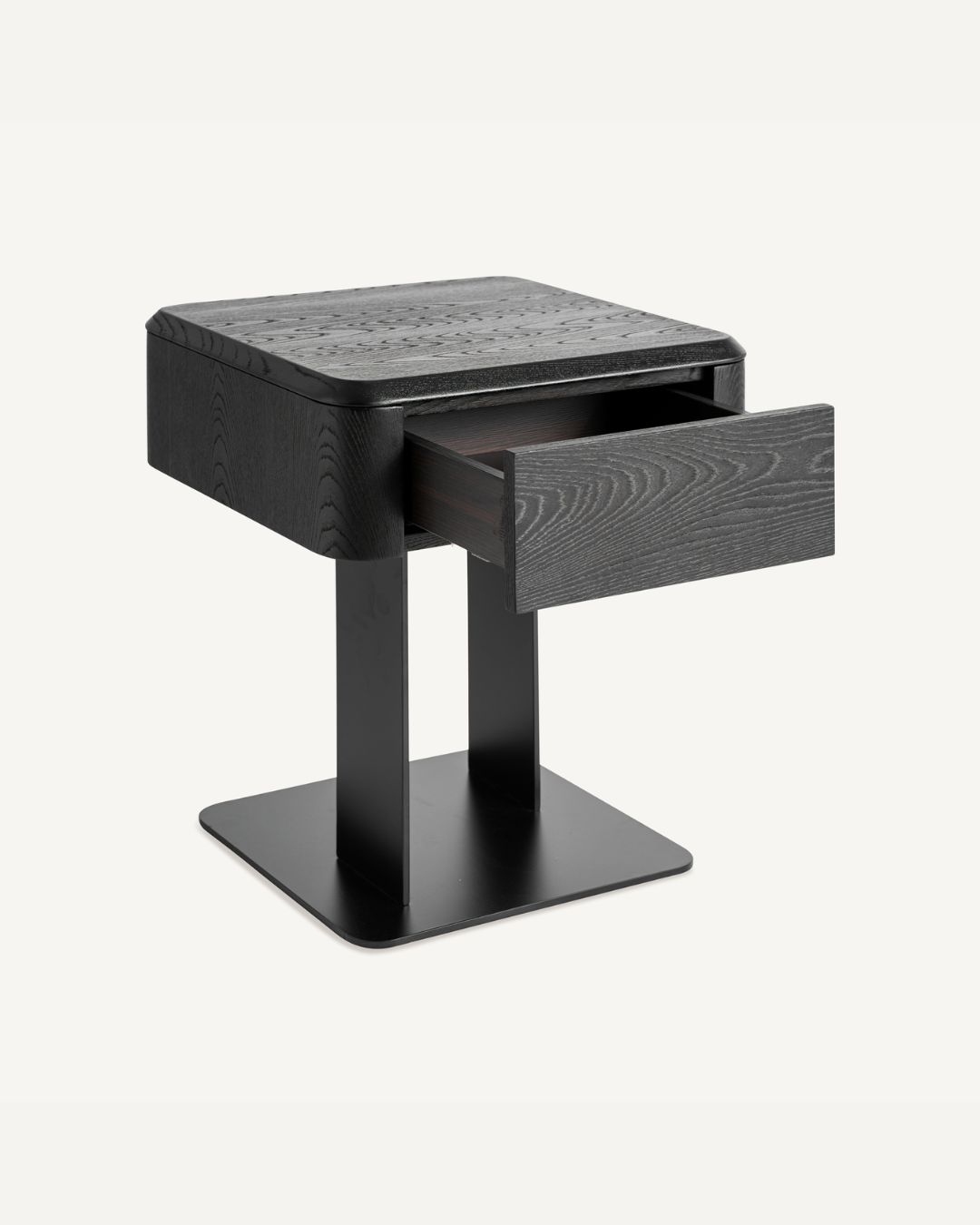 Minimalistinio diziano juodos spalvos naktinės spintelės aukštomis juodomis kojelėmis iš metalo