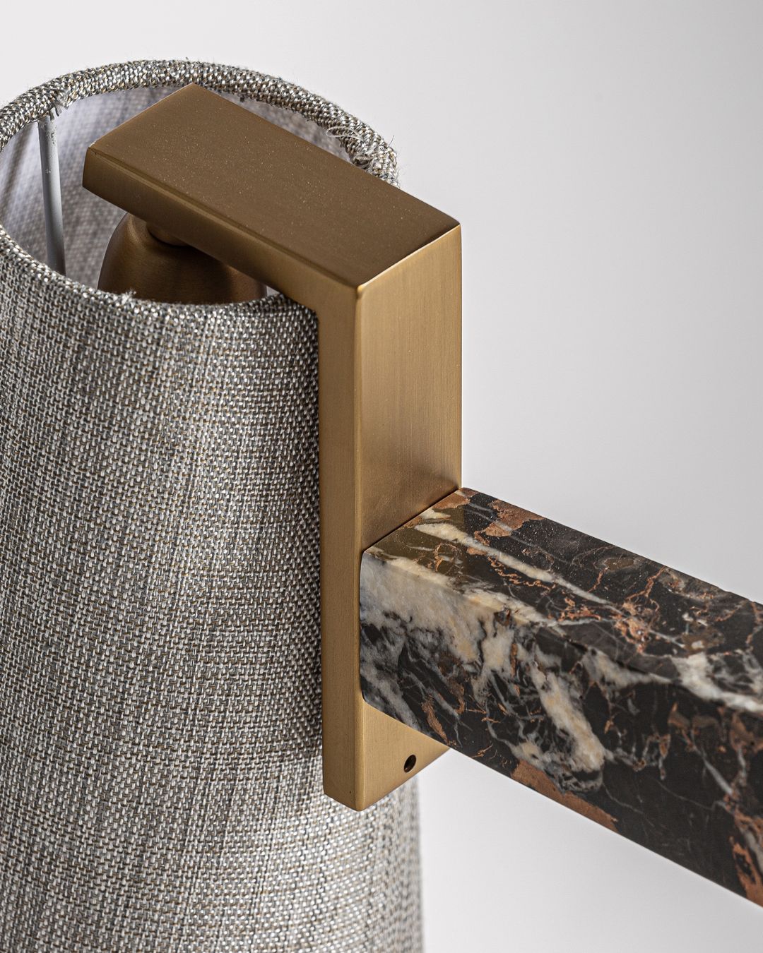 Prabangus pakabinamas šviestuvas iš Vical Home