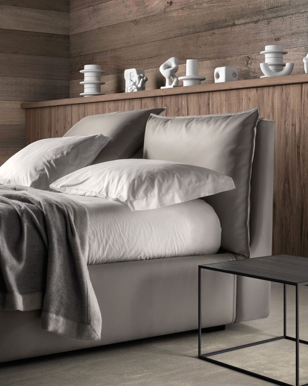 Moderni pilkos spalvos miegamojo lova iš Samoa Divani