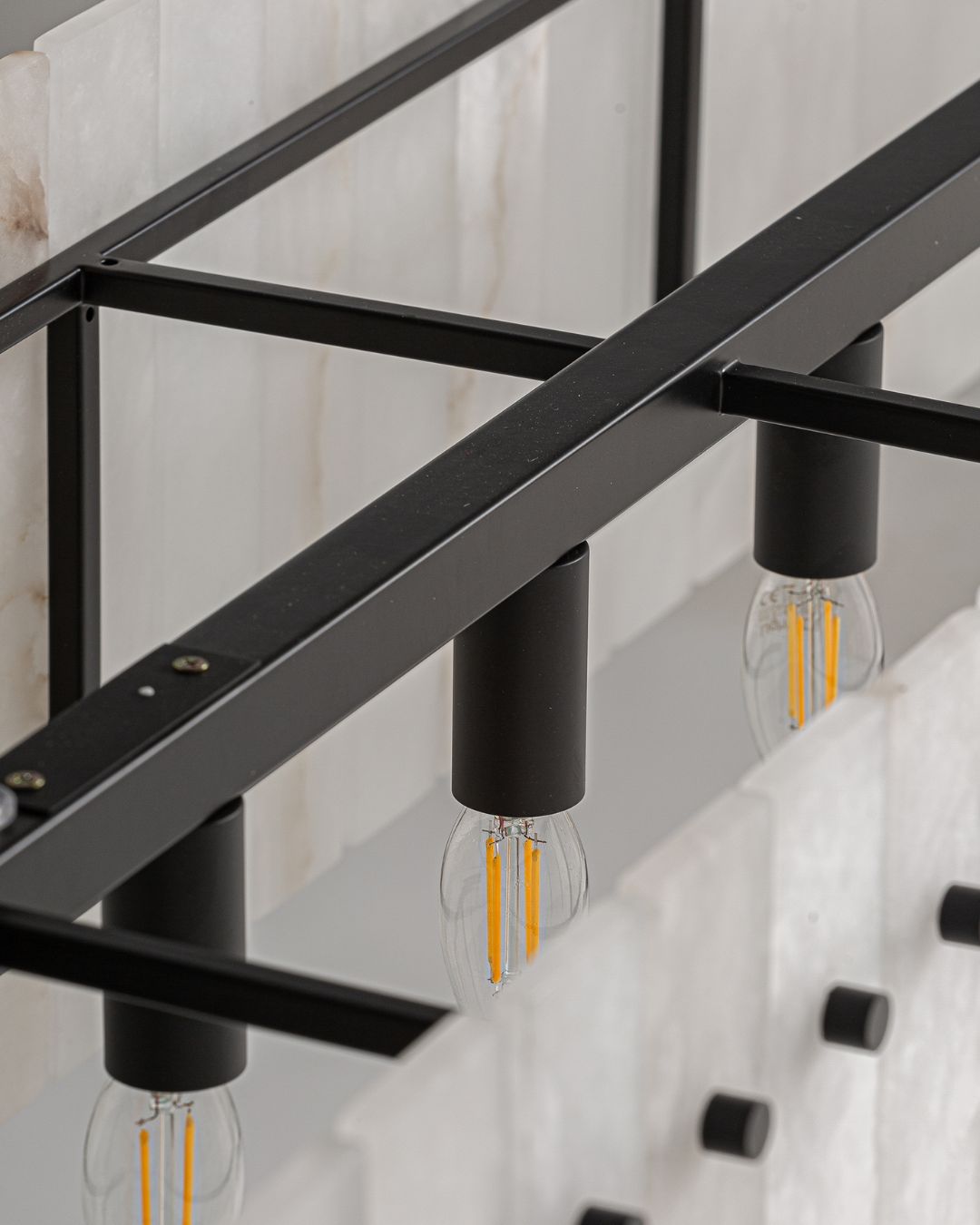 Prabangus pakabinamas šviestuvas iš Vical Home