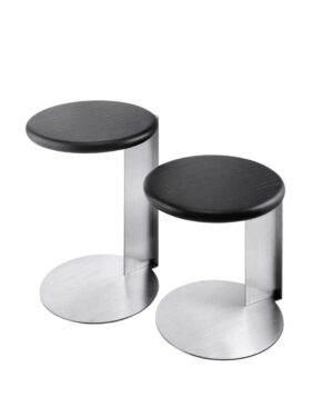 Duda plieniniai šoniniai staliukai su juodo medžio stalviršiu