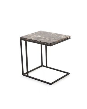 Kvadrato formos nedidelis kavos stalukas su metalinėmis kojelėmis ir marmuro stalviršiu. Nuotrauka baltame fone.