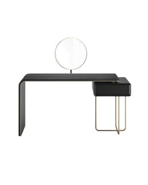 Kosmetinis staliukas iš medžio su apvaliu veidrodžiu, nuotrauka baltame fone