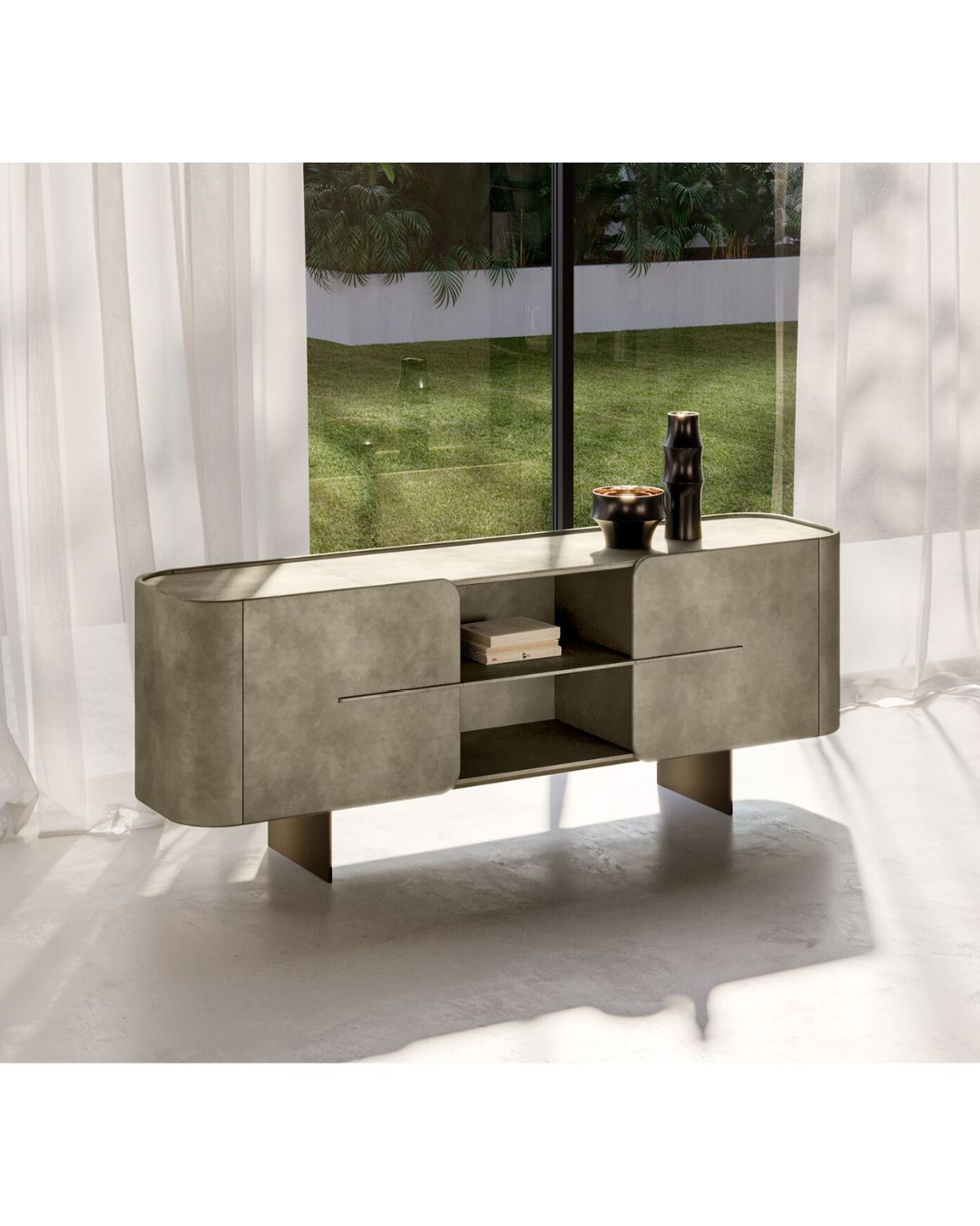 Šlifuoto metalo moderni komoda moderniame interjere